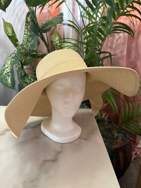 Wide Brim Sun Hat - Cream Straw Hat